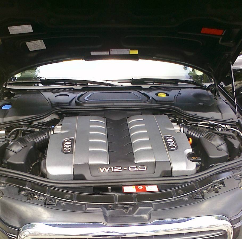 Illustration for article titled At $25,000, Could This 2006 Audi A8 W12 Executive Be Your Stealthy Super Saloon?